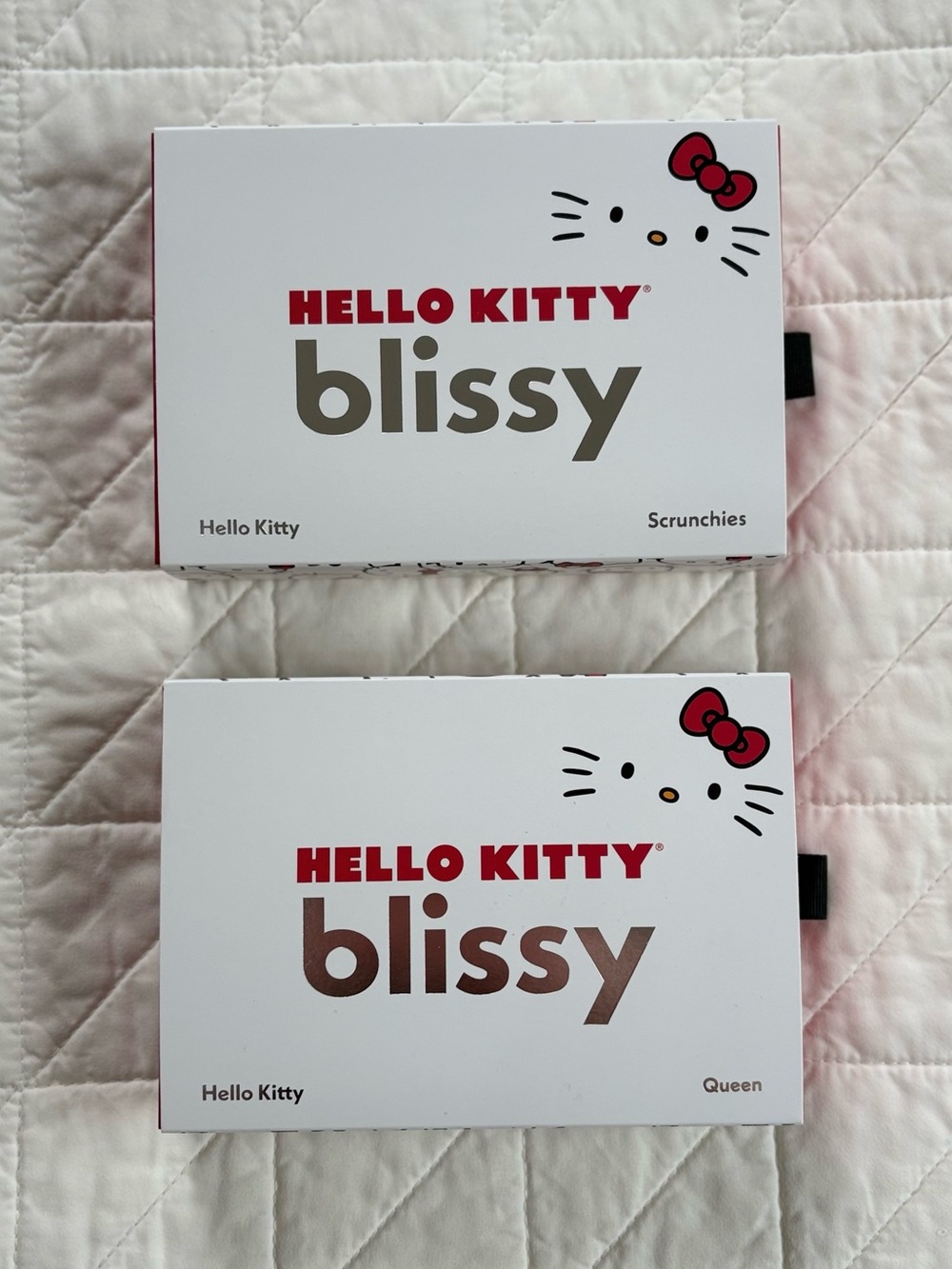 Hello Kitty x Blissy 100% Mulberry Silk Pillowcase & Scrunchie Haircare Bundle - Picture 6 of 6
